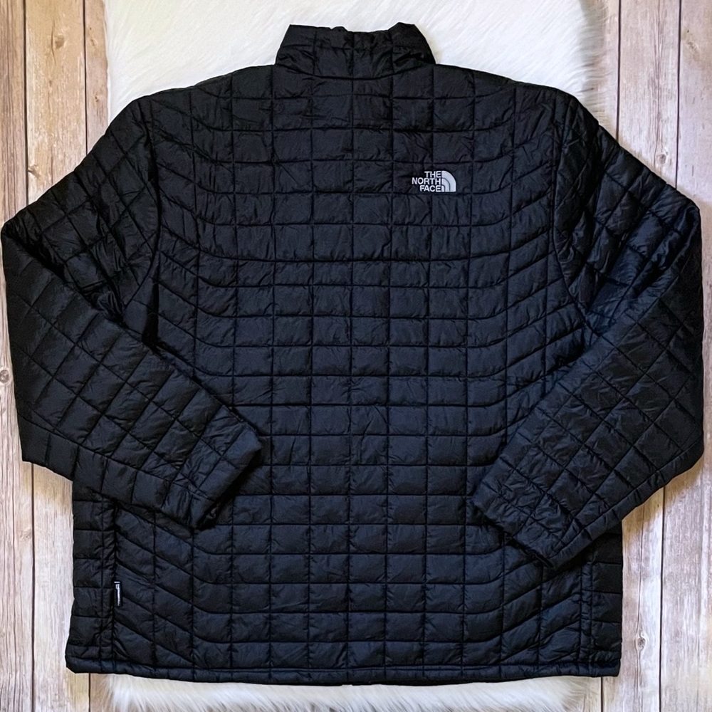 The North Face Men’s ThermoBall Trekker Jacket In Black - Picture 5 of 9